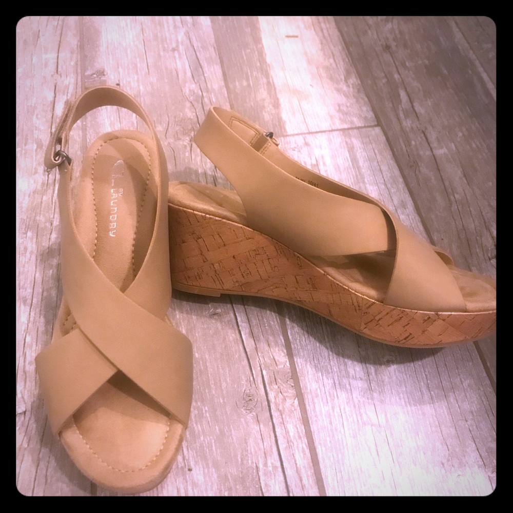 🎉NEW🎉 in box Wedges!